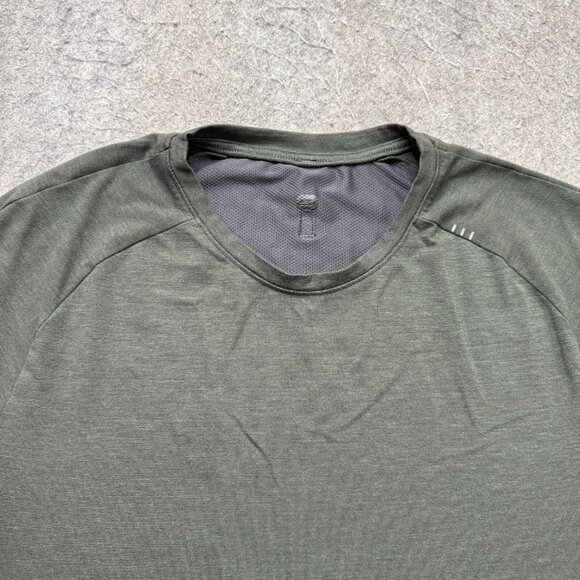 Lululemon T-Shirt Men L Green Gray Colorblock Crew Neck Stretch Short Sleeve - Picture 1 of 12